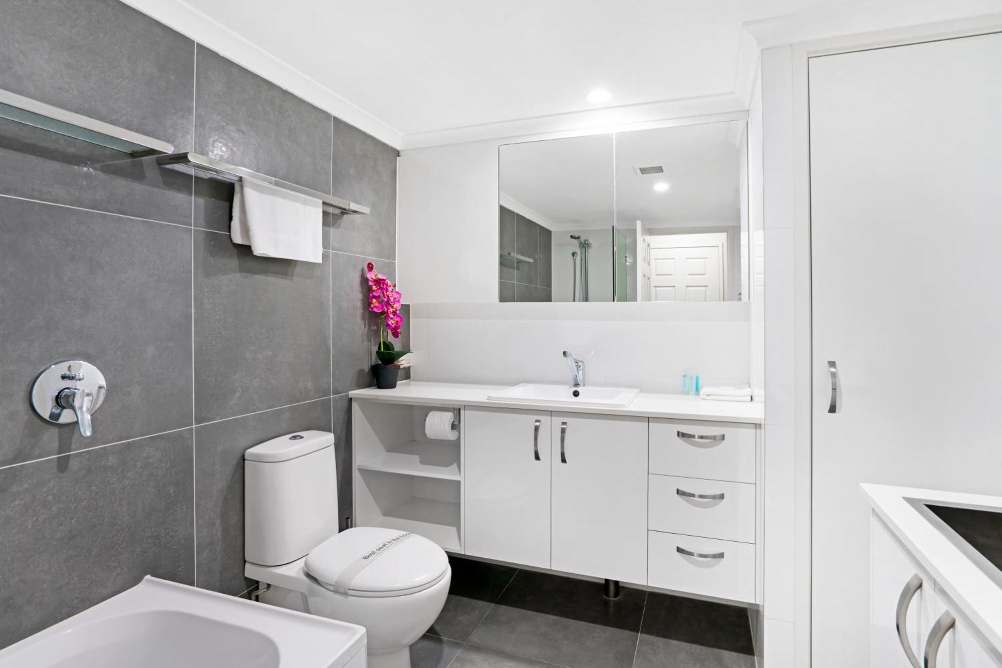 Oceanside Cove Aparthotel Гоулд Коуст Екстериор снимка