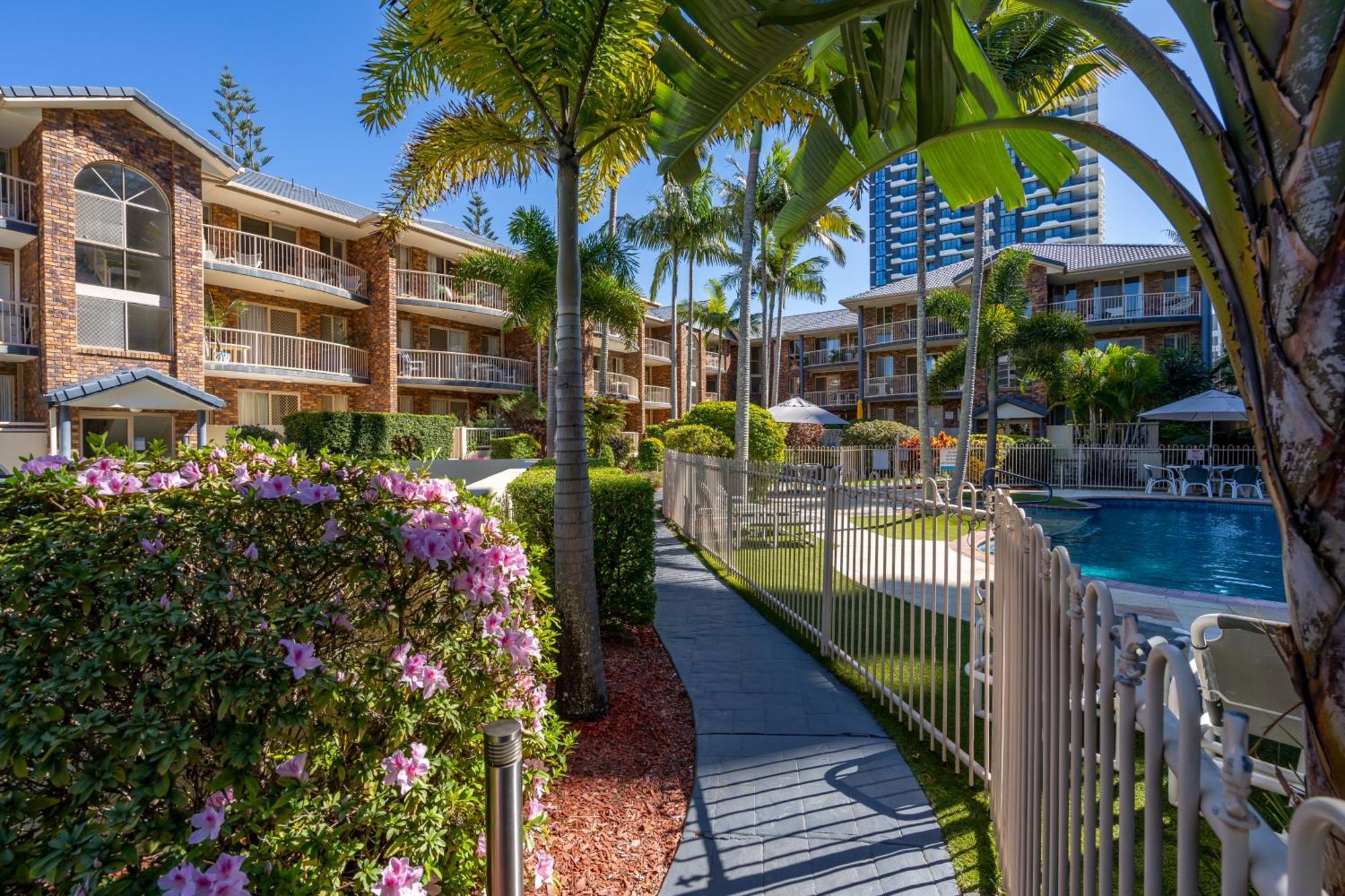 Oceanside Cove Aparthotel Гоулд Коуст Екстериор снимка